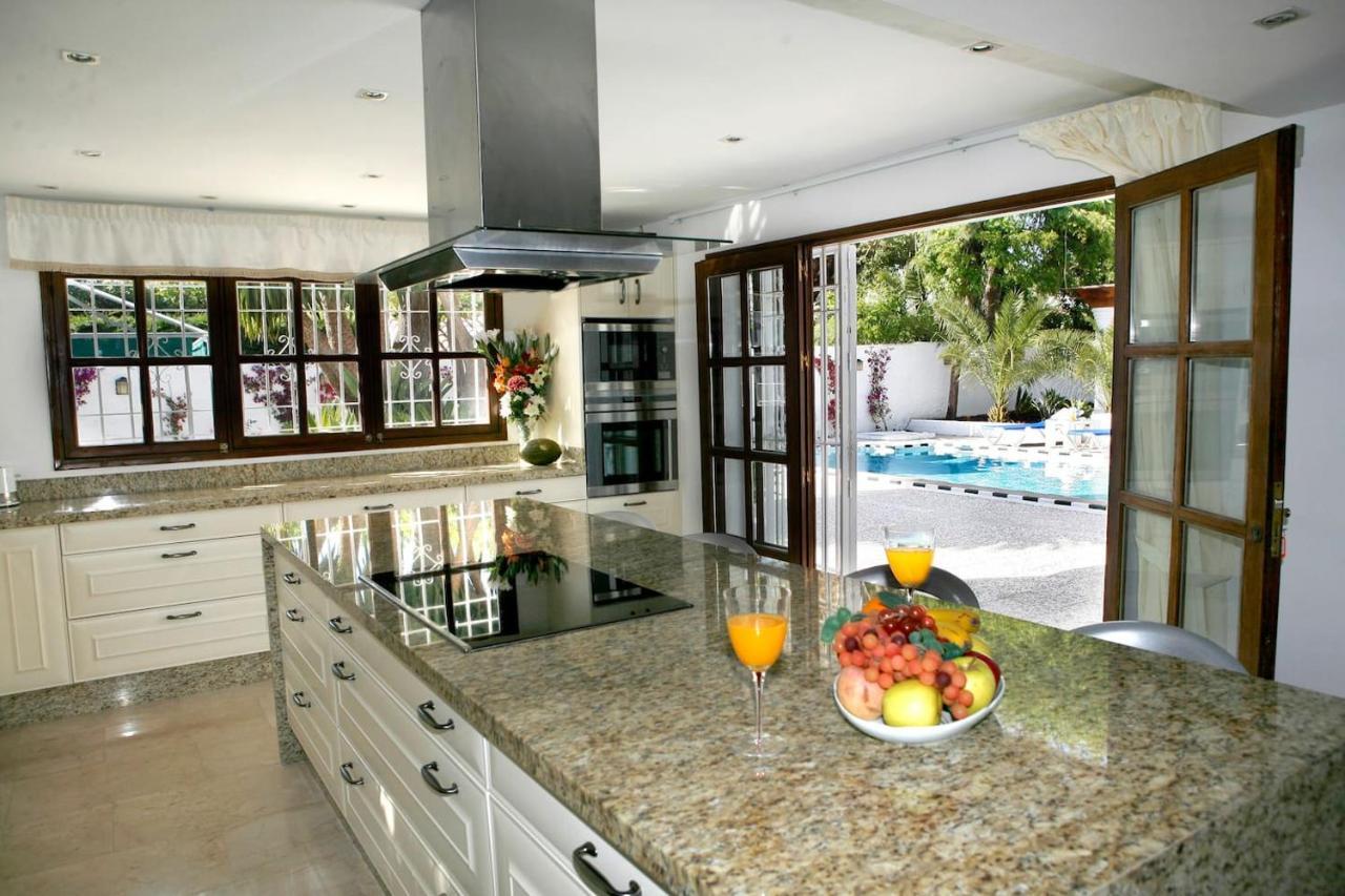 Exclusive Villa Las Palmeras Puerto Banus With Heated Private Swimming Pool, Marbella, Spain Eksteriør billede