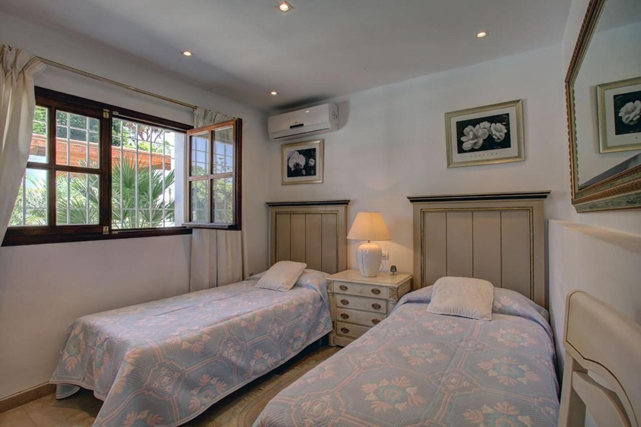 Exclusive Villa Las Palmeras Puerto Banus With Heated Private Swimming Pool, Marbella, Spain Eksteriør billede